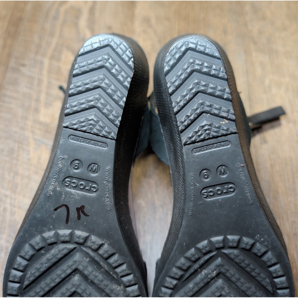 Crocs Leigh II Sandals Womens Sz 9 Black Ankle Strap Buckle Comfort Wedge Shoes - Picture 13 of 13